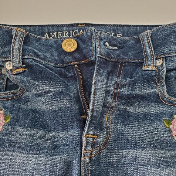 American Eagle Floral Embroidered Cutoff Shorts - Picture 8 of 9